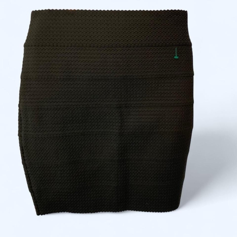 Black short pencil skirt Xhilaration M